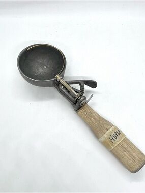 Vintage Peerless Ice Cream Scoop Metal With Wood Handle 1950's Works Great